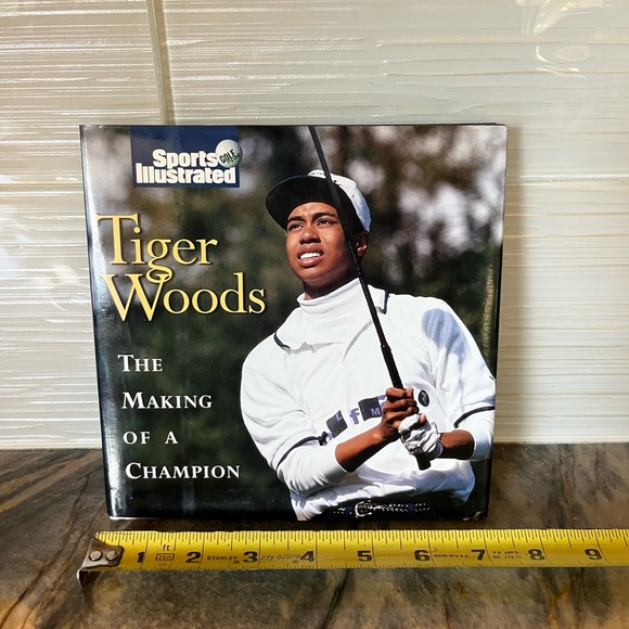 Tiger Woods the Making of a Champion book - Picture 1 of 3